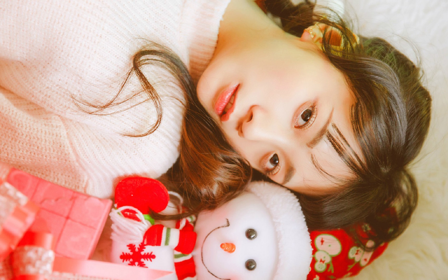 “飞盘赛事:成都三叉湖赛场上空中对抗高潮迭起”