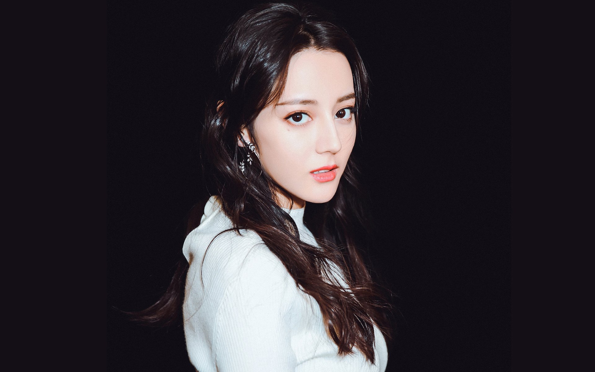 尼斯前场逼抢形成连续得分机会，尼斯转会