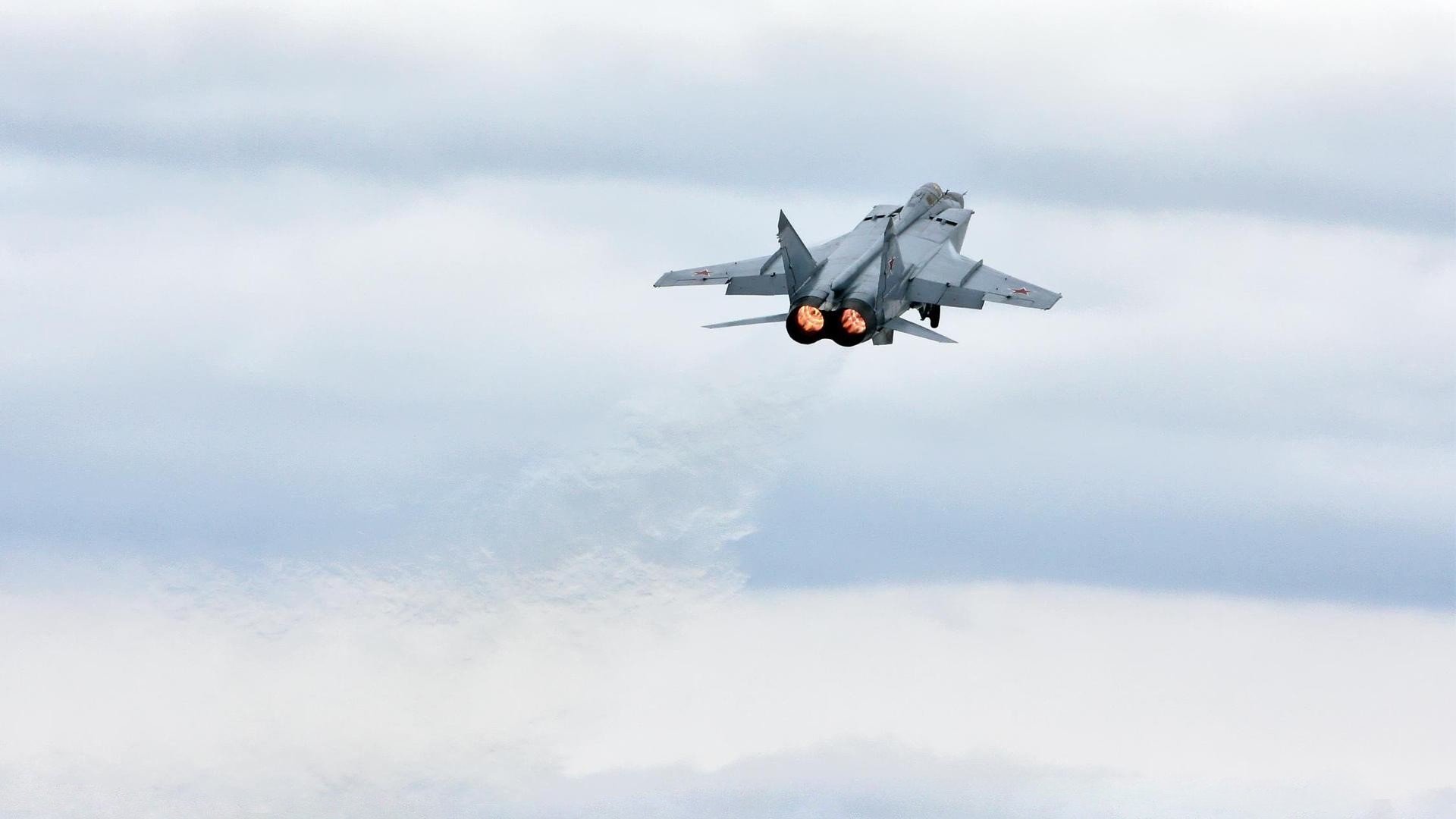 AYX体育-男子短距离项目突破瓶颈，男子短跑项目