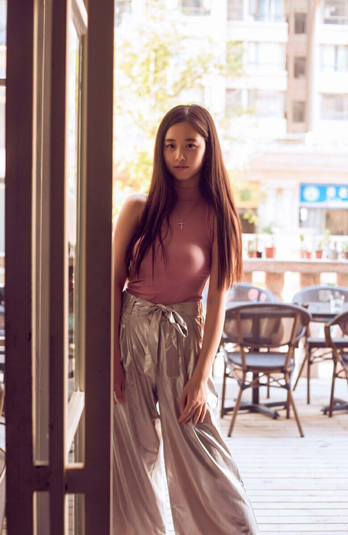 尼克斯锋线组合效率不佳急需调整，尼克斯首发中锋